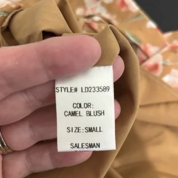 Sage The Label Camel Blush Dress - Small
This dress is very floral and flowing! - Picture 4 of 8